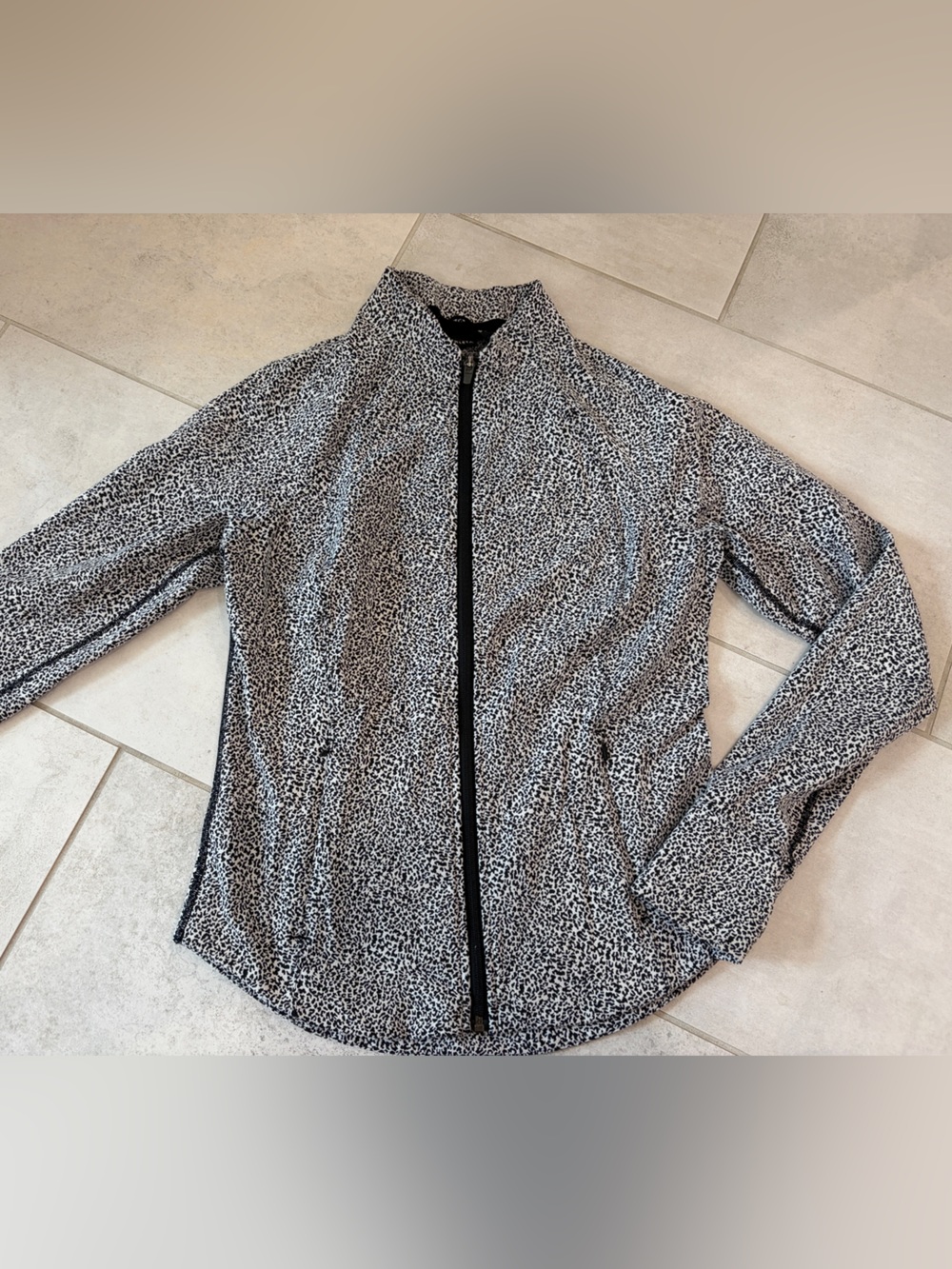 EUC Athleta Salutation Jacket medium in micro cheetah animal print